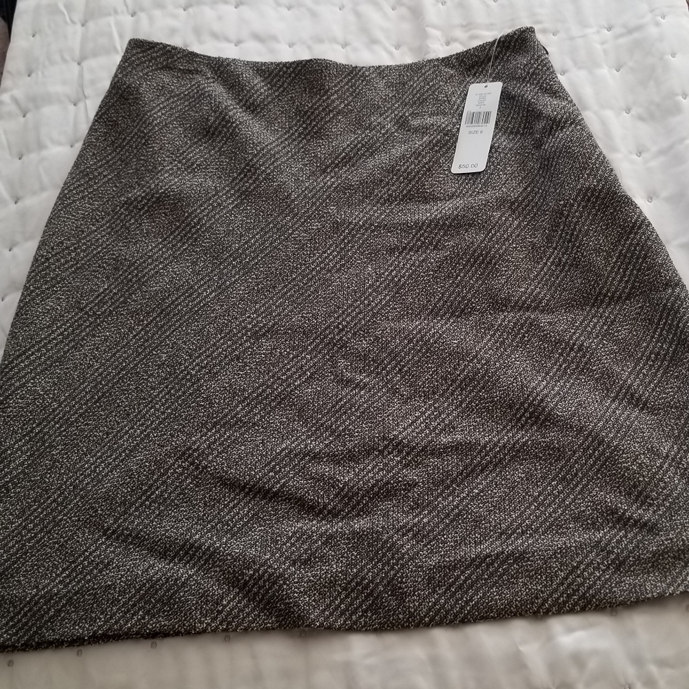 I.E. skirt size 6